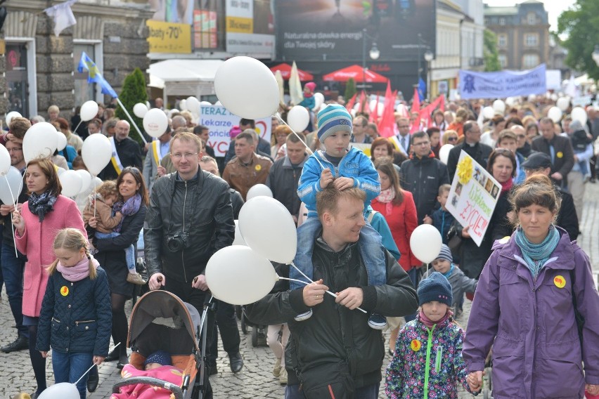 Marsz dla Życia i Rodziny w Radomiu - „Życie jest bezcenne”