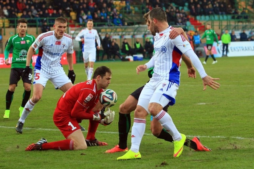 Piłka nożna: Górnik Łęczna uległ Górnikowi Zabrze 0:1 [ZDJĘCIA]