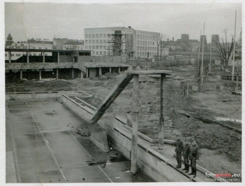 1 stycznia 1940 , Basen w trakcie budowy....