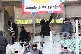 Kibic Rakowa Częstochowa błyskawicznie ukarany za burdy na stadionie Korony Kielce. Dwuletni zakaz stadionowy i grzywna