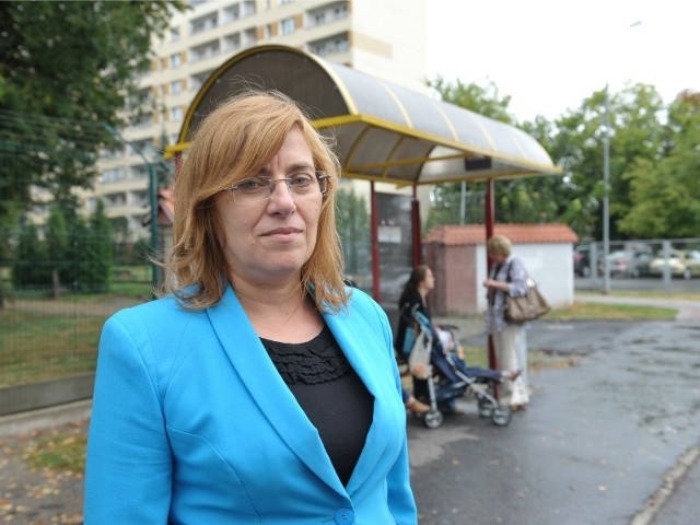 Jolanta Kaźmierczak, przewodnicząca rady osiedla Kotuli: cieszymy się z dodatkowych kursów linii "10&#8221;, ale ZTM uwzględnił tylko część naszych wniosków. O kolejne zmiany będziemy walczyć dalej.