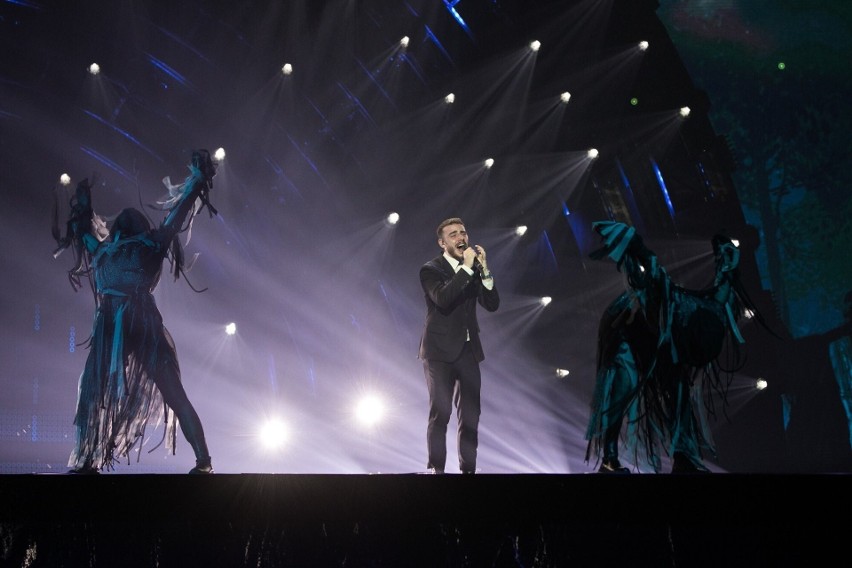 Krystian Ochman podczas 2. półfinału Eurowizji w Turynie...