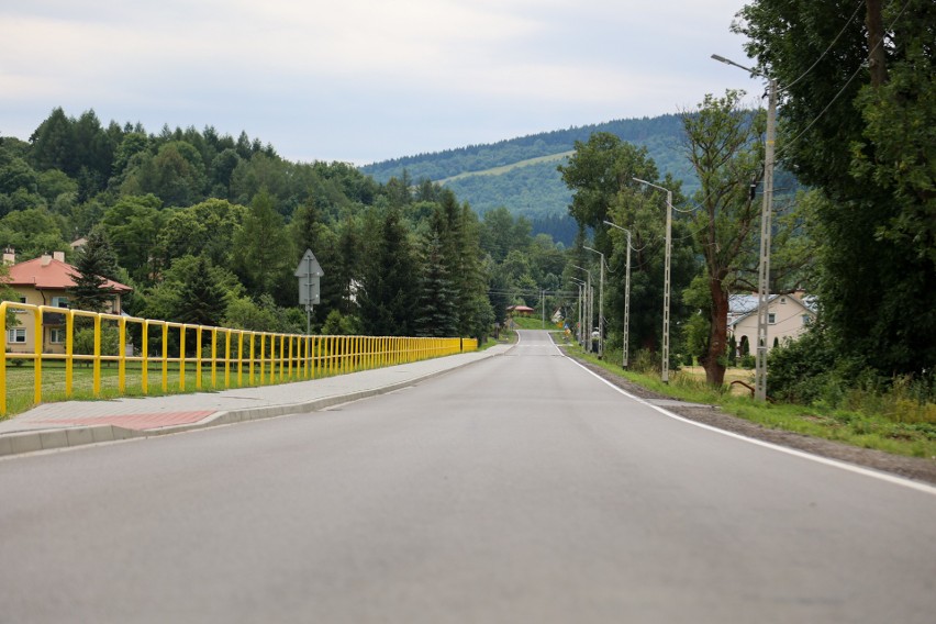 Zakończono już przebudowę drogi powiatowej Iwla - Polany - Huta Polańska. Inwestycja kosztowała ponad 12 mln [ZDJĘCIA, WIDEO]