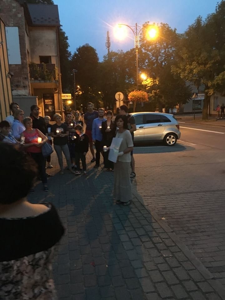 Olkusz. Protestowali w obronie wolnych sądów [ZDJĘCIA]