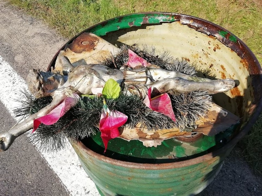 W miejscu tragicznego wypadku w Leszczawie Dolnej cały czas...