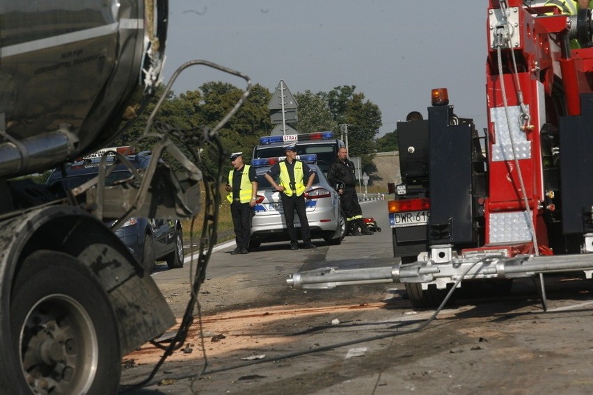 Wypadek ma autostradzie A4 na wysokości Legnickiego Pola....