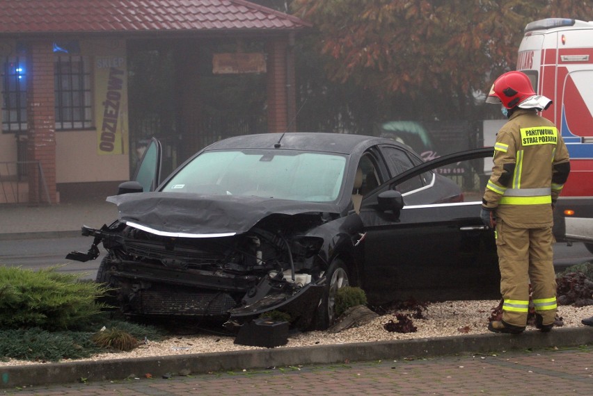 Zderzenie samochodów na skrzyżowaniu w Woli Baranowskiej. Sprawca był pijany (ZDJĘCIA)