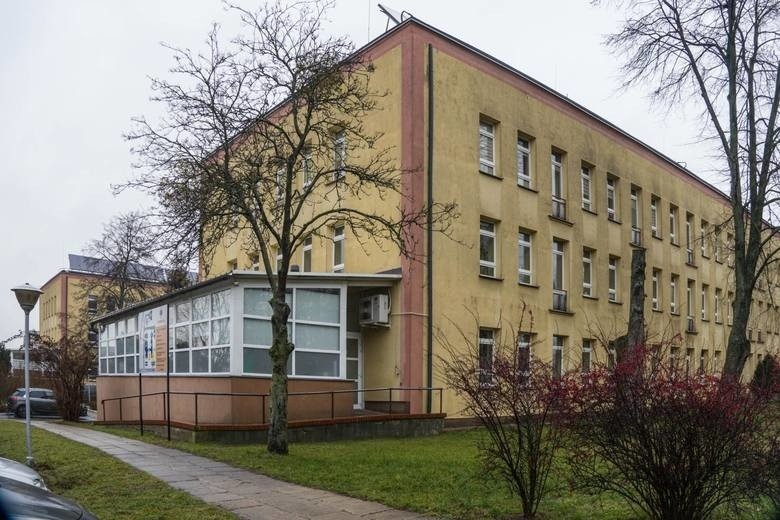 Zwłoki zaginionego pacjenta znaleziono przy szpitalu w Bielsku Podlaskim. Prokuratura sprawdza odpowiedzialność personelu