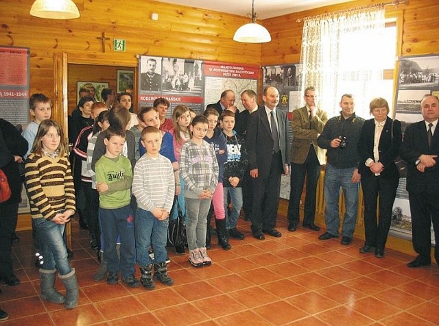 Wystawę i wykłady przedstawicieli IPN-u oglądali i słuchali młodzi mieszkańcy gminy Brańsk - uczniowie miejscowych szkół