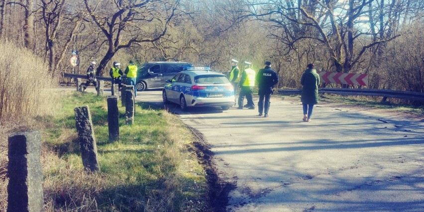 Auto osobowe wpadło do rzeki Drawy w okolicy Starego...