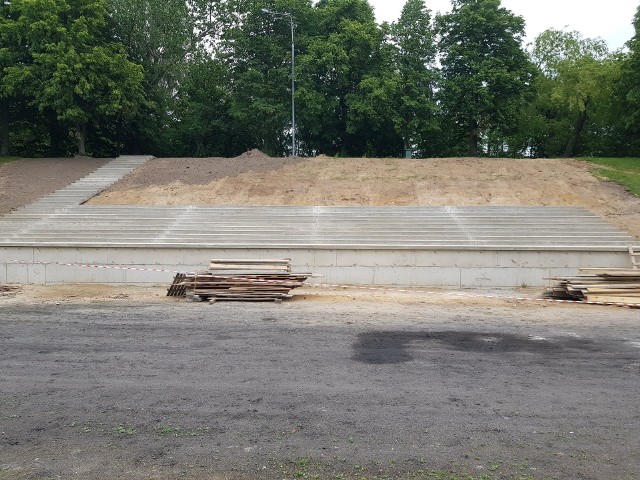 Obecnie trwają prace przy trybunie wschodniej stadionu w Lipsku.