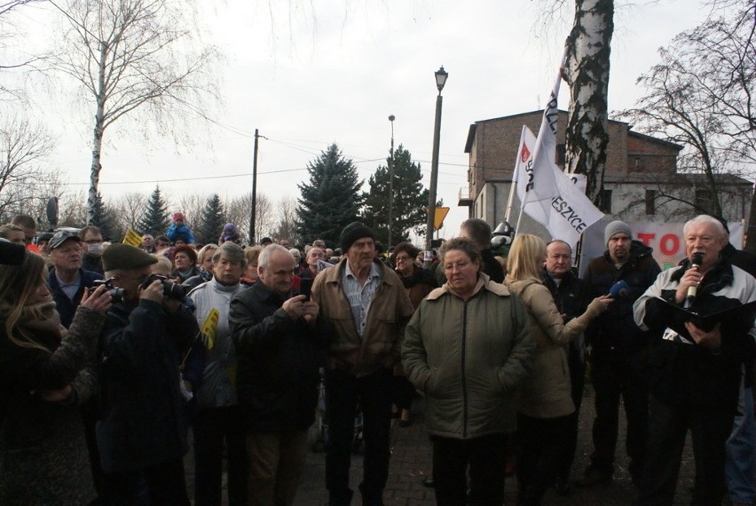 Mieszkańcy Strzemieszyc protestowali przeciwko odpadom...