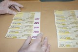 Uwaga! Fałszywe euro w obiegu [ZDJĘCIA]. Para chciała dać łapówkę policjantom