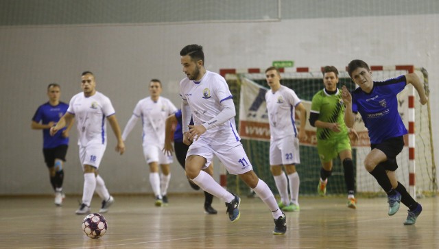 Zaczernie Futsal Team (białe stroje) podejmie GKS Tychy