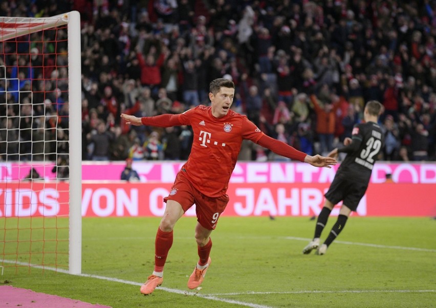 19 bramek w 17 meczach - Robert Lewandowski (Bayern...