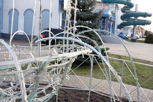 W Bielsku Podlaskim wandale zniszczyli iluminacje świąteczne