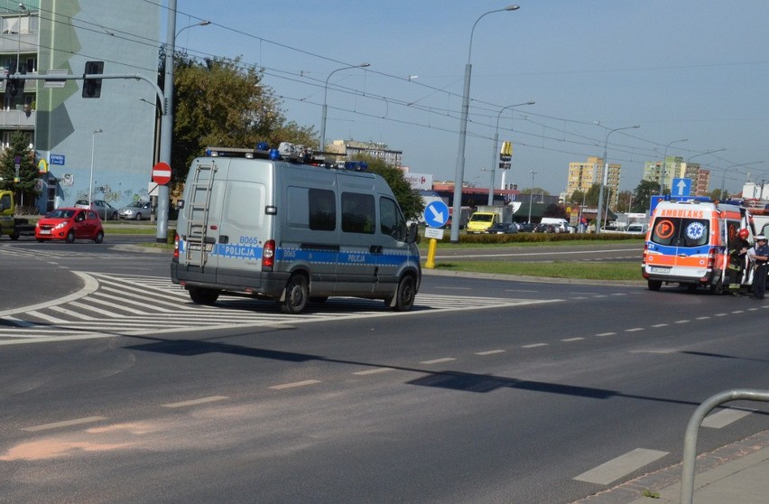 Wrocław: Wypadek na ul. Bardzkiej. Dwie osoby poszkodowane (ZDJĘCIA)