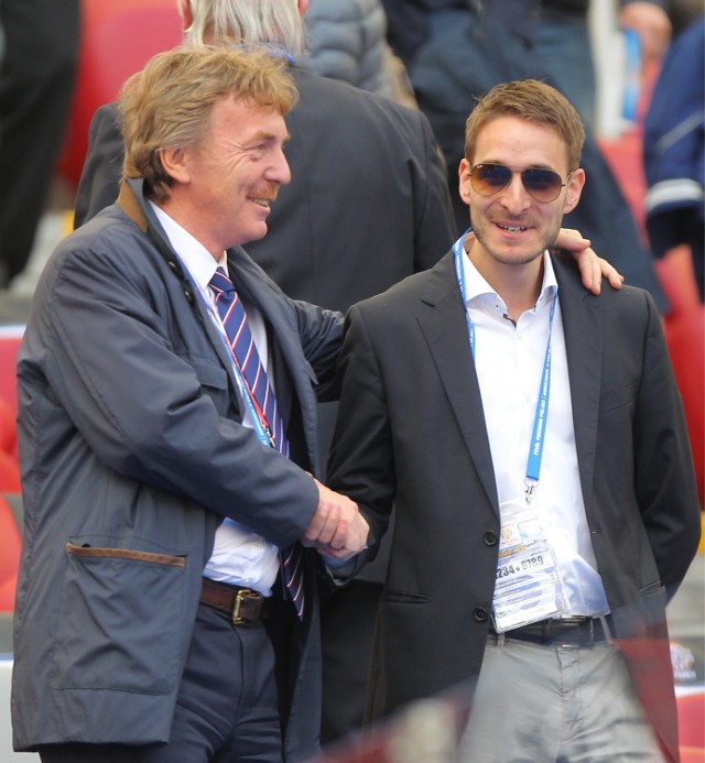 Piotr Rutkowski (z prawej) uważa, że jego piłkarze zbyt szybko kończą urlopy