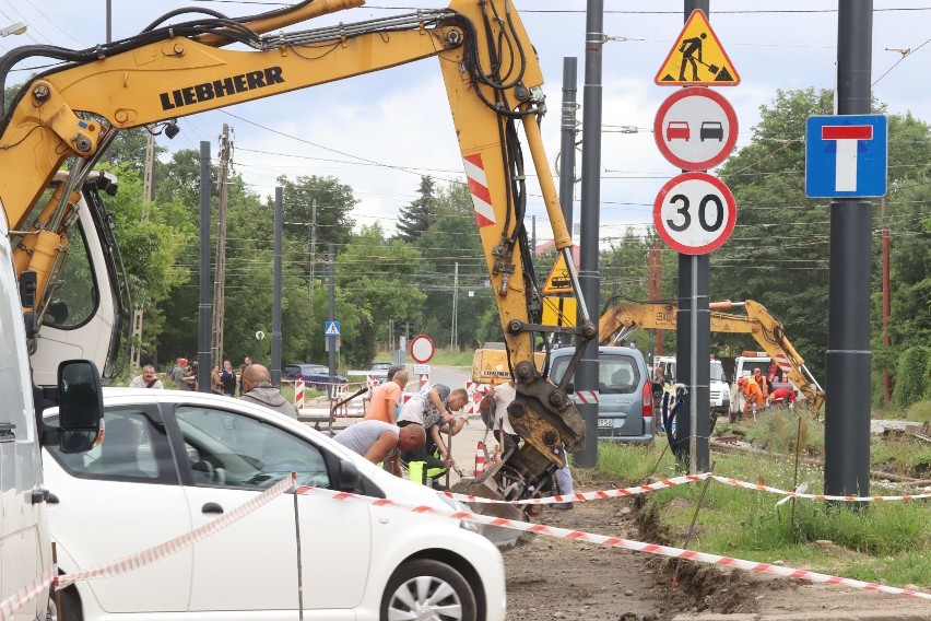 Oprócz nowych szyn wykonane zostanie 14 rozjazdów,...