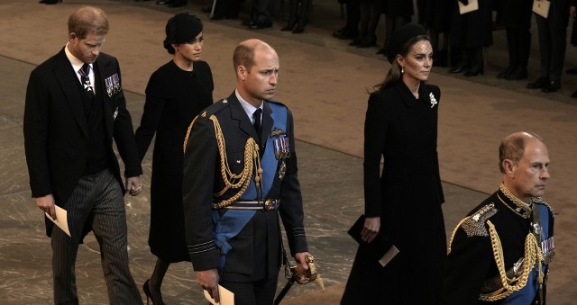 Harry i William podczas pogrzebu Elżbiety II.