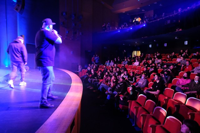 O.S.T.R. i Hades w Chorzowskim Centrum Kultury. Tęskniliśmy za koncertami.Zobacz kolejne zdjęcia. Przesuwaj zdjęcia w prawo - naciśnij strzałkę lub przycisk NASTĘPNE