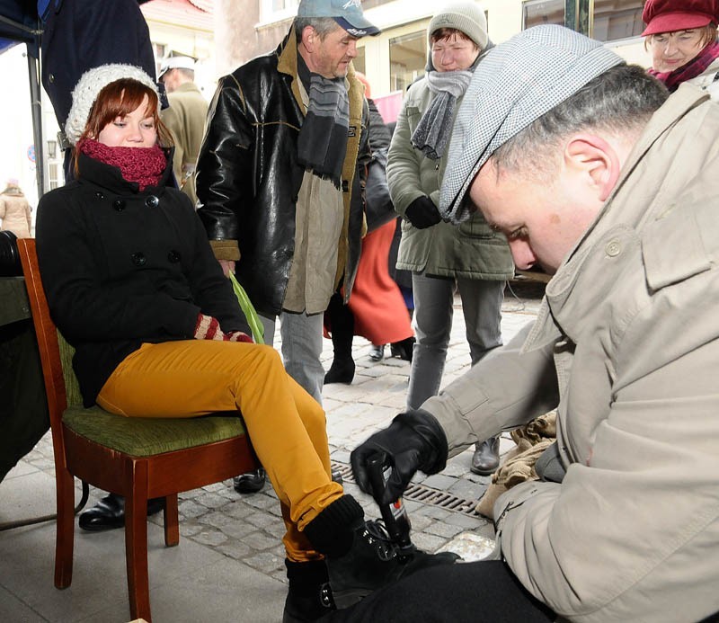 Dzień Kobiet na ulicy Długiej w Bydgoszczy