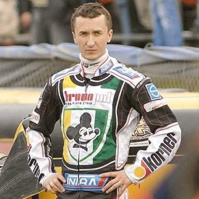 Grzegorz Walasek ma 31 lat. Drużynowy mistrz świata z roku 2005 i 2007; trzykrotny mistrz Polski (m.in. indywidualny z 2004).