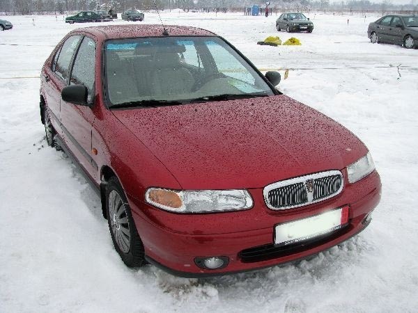 Rover 416. Silnik 1,6 benzyna. Rok produkcji 1996. Wyposażenie: ABS, klimatyzacja, elektrycznie sterowane szyby i lusterka, halogeny, immobiliser, centralny zamek, skórzana tapicerka. Cena do uzgodnienia, ok. 8500 zł.