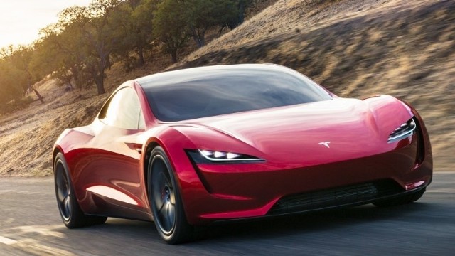 Tesla Roadster Najszybsze produkcyjne auto świata. Tak Tesla mówi o swoim najnowszym modelu, który do 100 km/h ma przyspieszać w czasie poniżej 2 s. Fot. Tesla