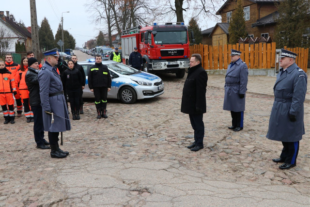 Supraśl. Jarosław Zieliński otworzył nowy posterunek policji. Wyremontowany, poświęcony, z nowoczesnym sprzętem [ZDJĘCIA]