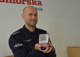 Policjant z Grudziądza uratował życie staruszka z pożaru. Otrzymał Kryształowe Serce
