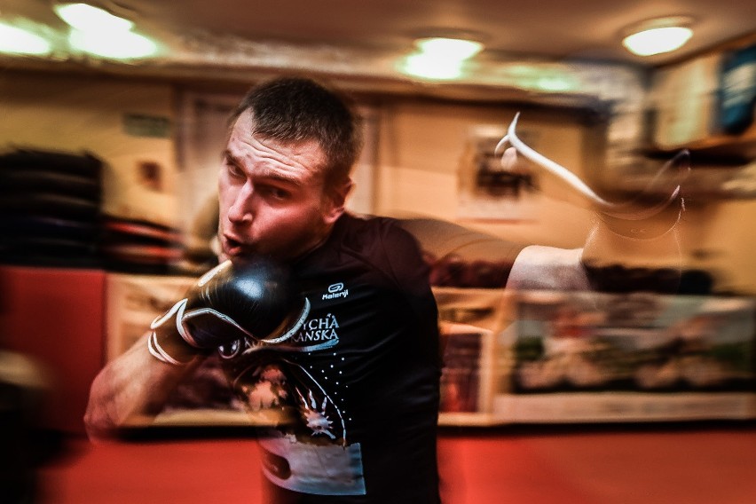 Strażnik miejski Michał Bator trenuje przed zawodami MMA [ZDJĘCIA]