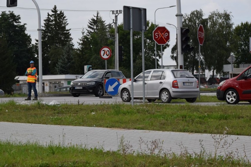 Ogromne korki w Bilczy na krajowej drodze numer 73 z Kielc w kierunku Buska Zdroju i Tarnowa [ZDJĘCIA] 