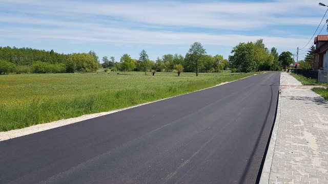 Zakończył się remont drogi powiatowej Tur Dolny - Pawłowice. To inwestycja za prawie 2 miliony złotych. Oto efekty.