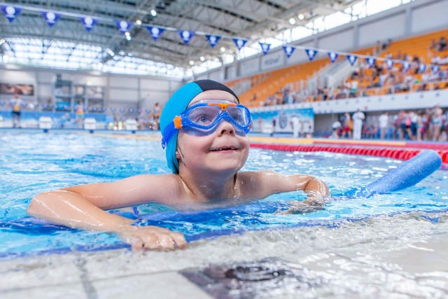 Rodzinne zawody pływackie Fregata Family Cup odbędą się w niedzielę, 2 czerwca na Termach Maltańskich. Są to największe w Poznaniu amatorskie zawody pływackie organizowane przez Szkołę Pływania Fregata Swimming.