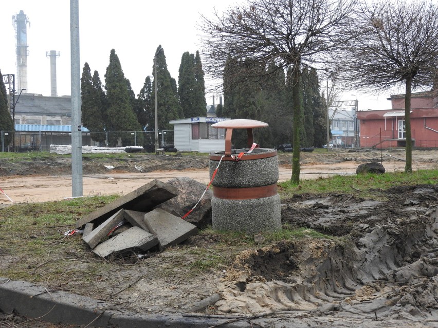 Centrum przesiadkowe w Łapach stoi rozkopane. Miasto zerwało umowę z wykonawcą (zdjęcia) 