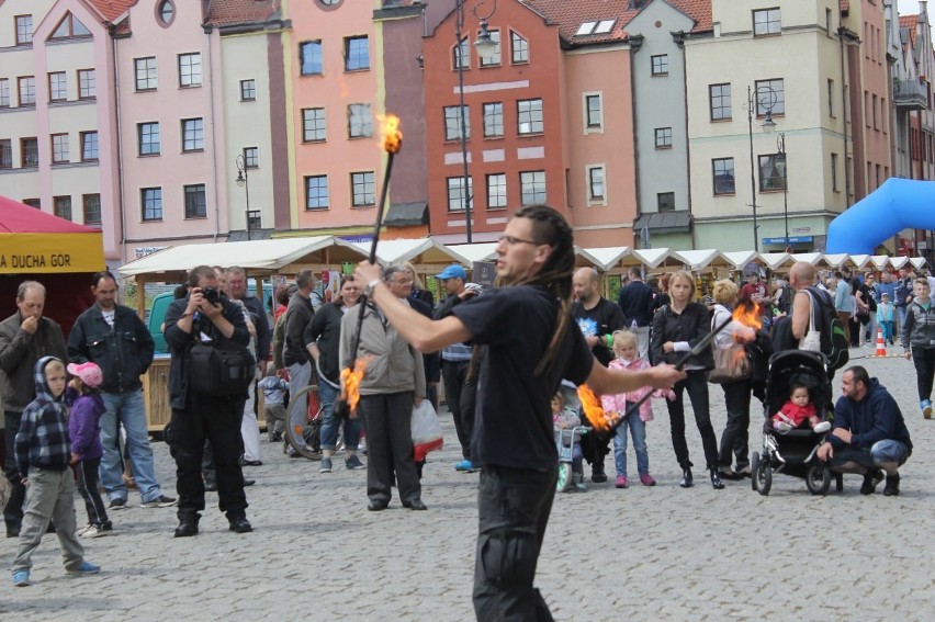 Jarmark na rynku i kolarski start [FOTO]