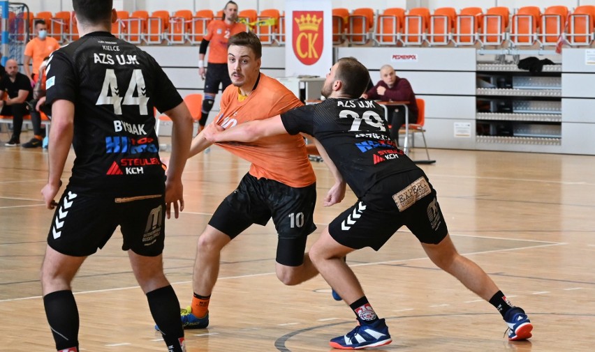 KSZO Handball Ostrowiec wygrał w Kielcach z AZS UJK.