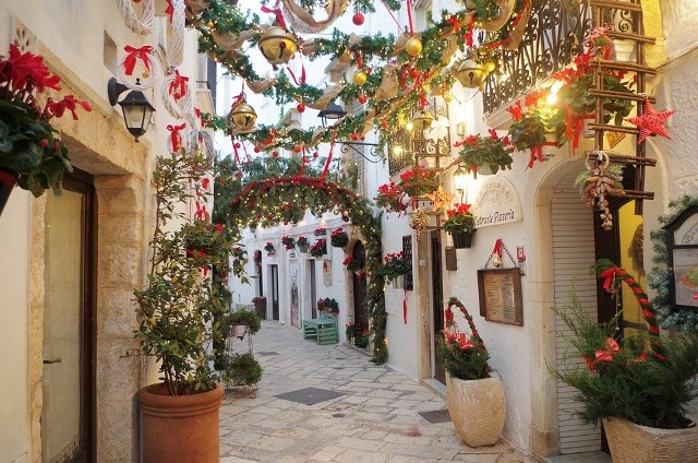 Święta w miejscowości Locorotondo we Włoszech, w regionie Apulia.