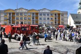 Człuchowska majówka na Rynku - były występy i mnóstwo atrakcji, w tym najbardziej kolorowe szaleństwo w roku [ZDJĘCIA]