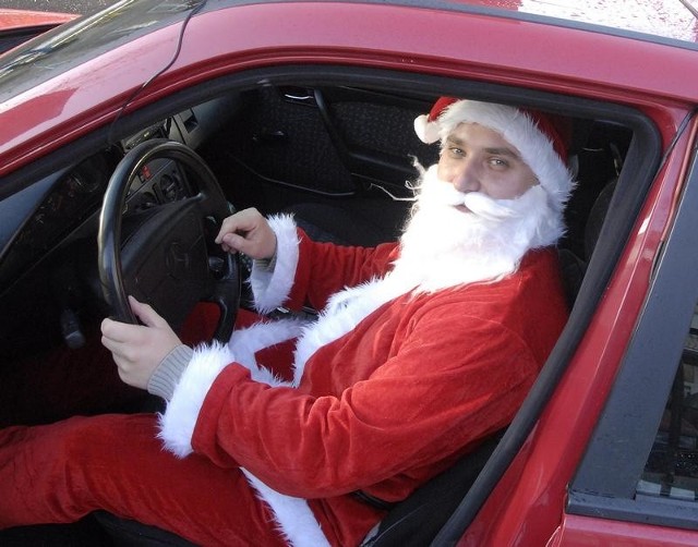 Mikołaj może też przyjechać jutro wieczorem taksówką. W świętych z długą brodą na ten jeden wieczór zamienią się kierowcy słupskiej korporacji Taxi City.