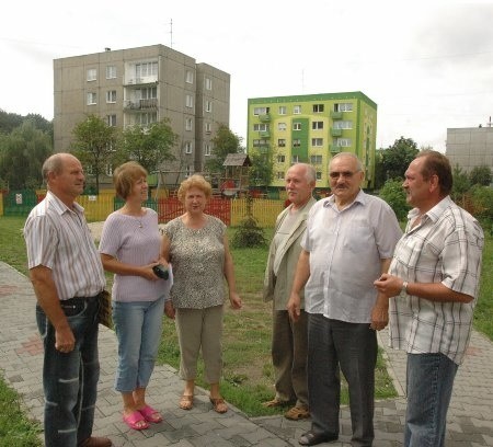 - Jesteśmy pewni swoich racji. Skoro prawo mówi, że nie musimy płacić, dlaczego spółdzielnia żąda pieniędzy - pytają członkowie spółdzielni mieszkaniowej.