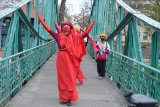 Protest klimatyczny w Opolu. Czerwone Wdowy przeszły w niedzielę przez miasto