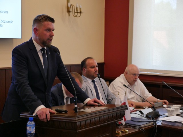 Prezydent Mieczysław Kieca nie otrzymał od radnych wotum zaufania