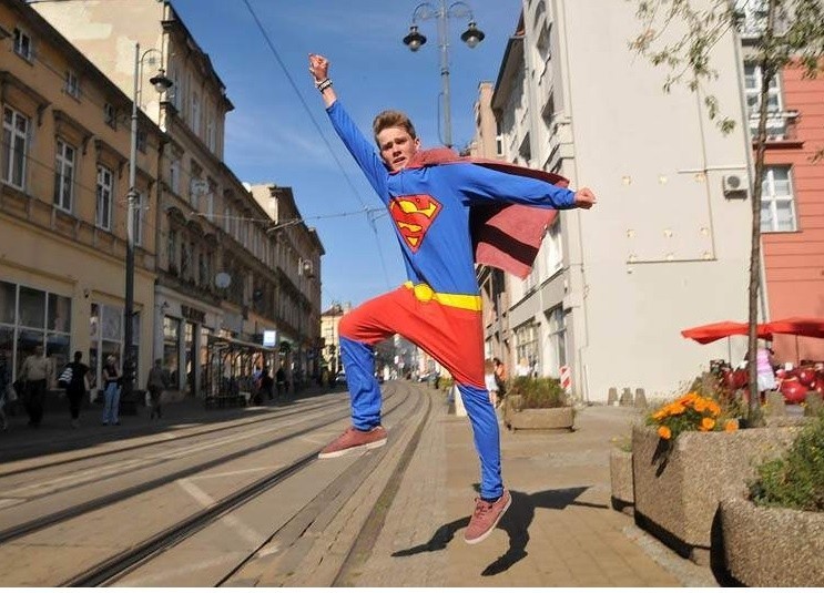 Nowy Wardęga? Superman pojawił się na ulicach Bydgoszczy [zdjęcia]