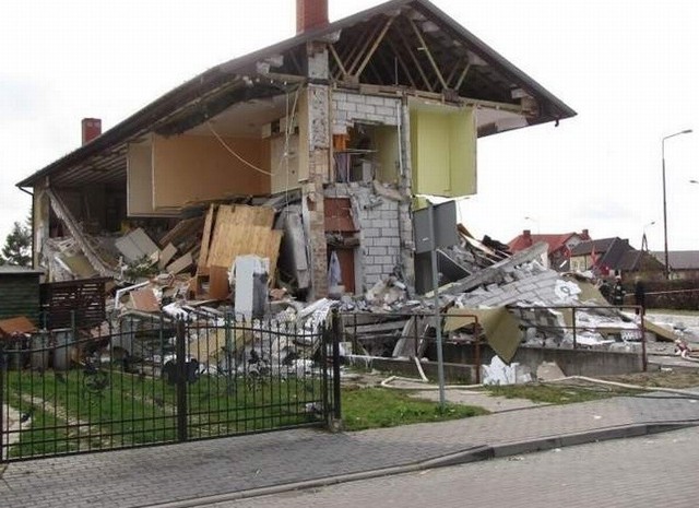 Po wybuchu dom rodziny Ciszewskich nadawał się jedynie do rozbiórki. Wierzą oni jednak, że uda im się go odbudować.