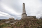 Pomnik z czasów I Wojny Światowej na obudowanym domami Wzgórzu Kaim doczeka się remontu. Prace mają ruszyć w 2024 roku