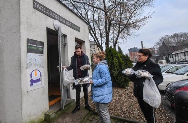 Na zdjęciu działająca już jadłodzielnia Karmnik przy WSG w Bydgoszczy