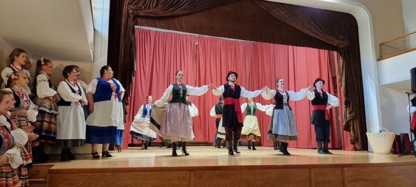 Na festiwalu folklorystycznym w Kranj „Krajna” wykonała...