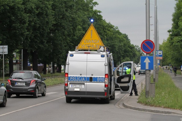 Wczoraj na ulicy Fordońskiej pijany ksiądz potrącił pieszego.